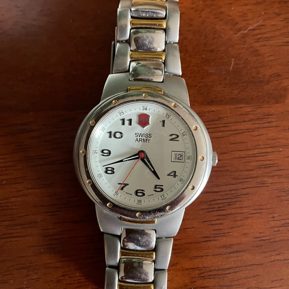Men’s Watch - Picture 2 of 3